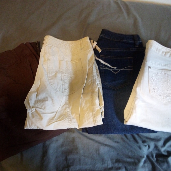 Clothes, Shoes, Home items, Car accessories, jewelry, tools, kitchen items, ect. - Picture 15 of 16